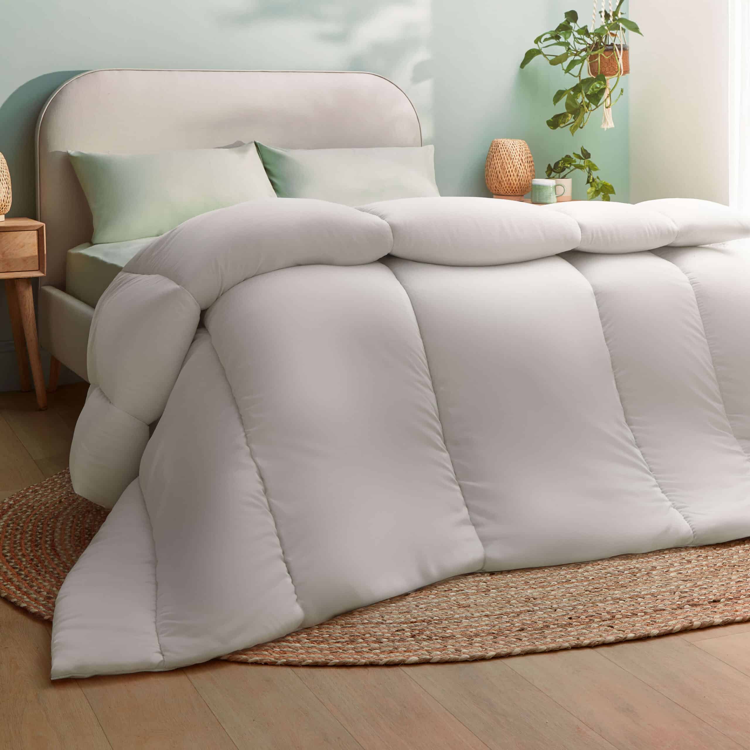 Silentnight 4.5 Tog Anti-Allergy Duvet-image-490535GE