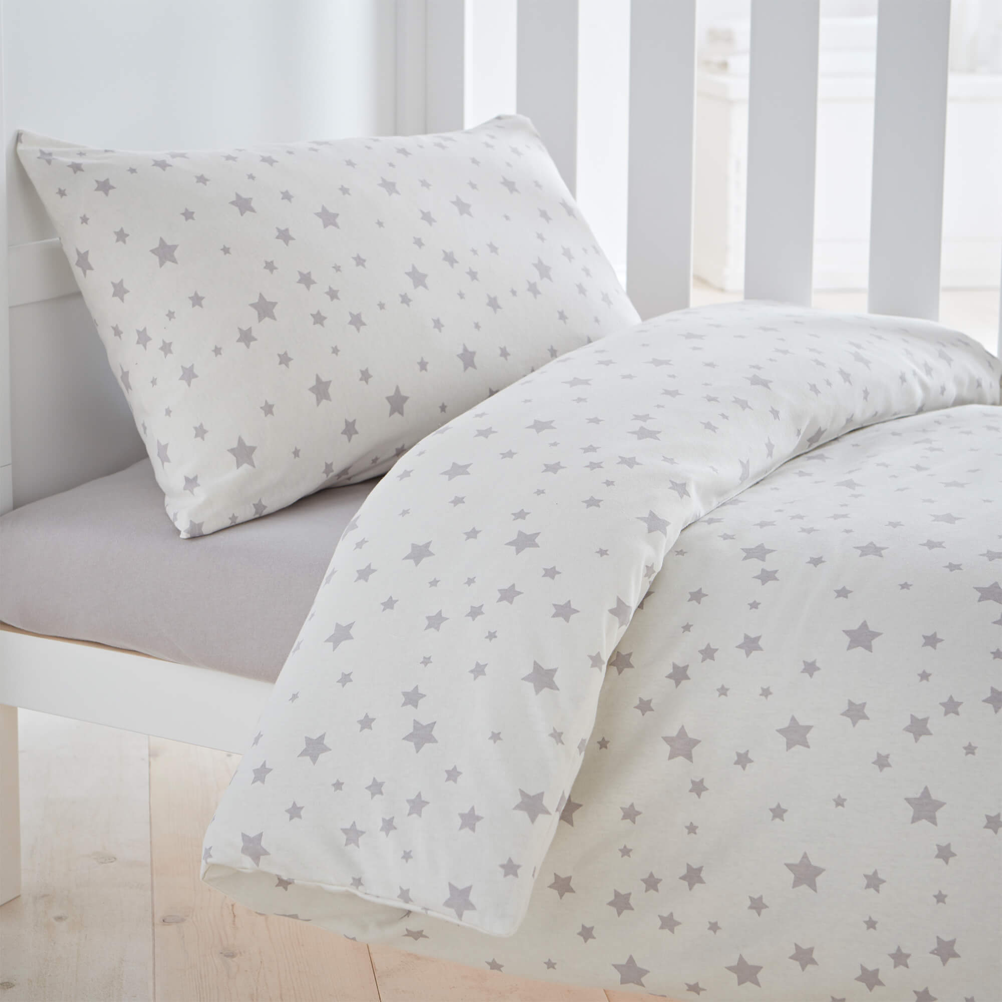 Silentnight Safe Nights Stars Cot Bed Duvet Set-image-478366GE
