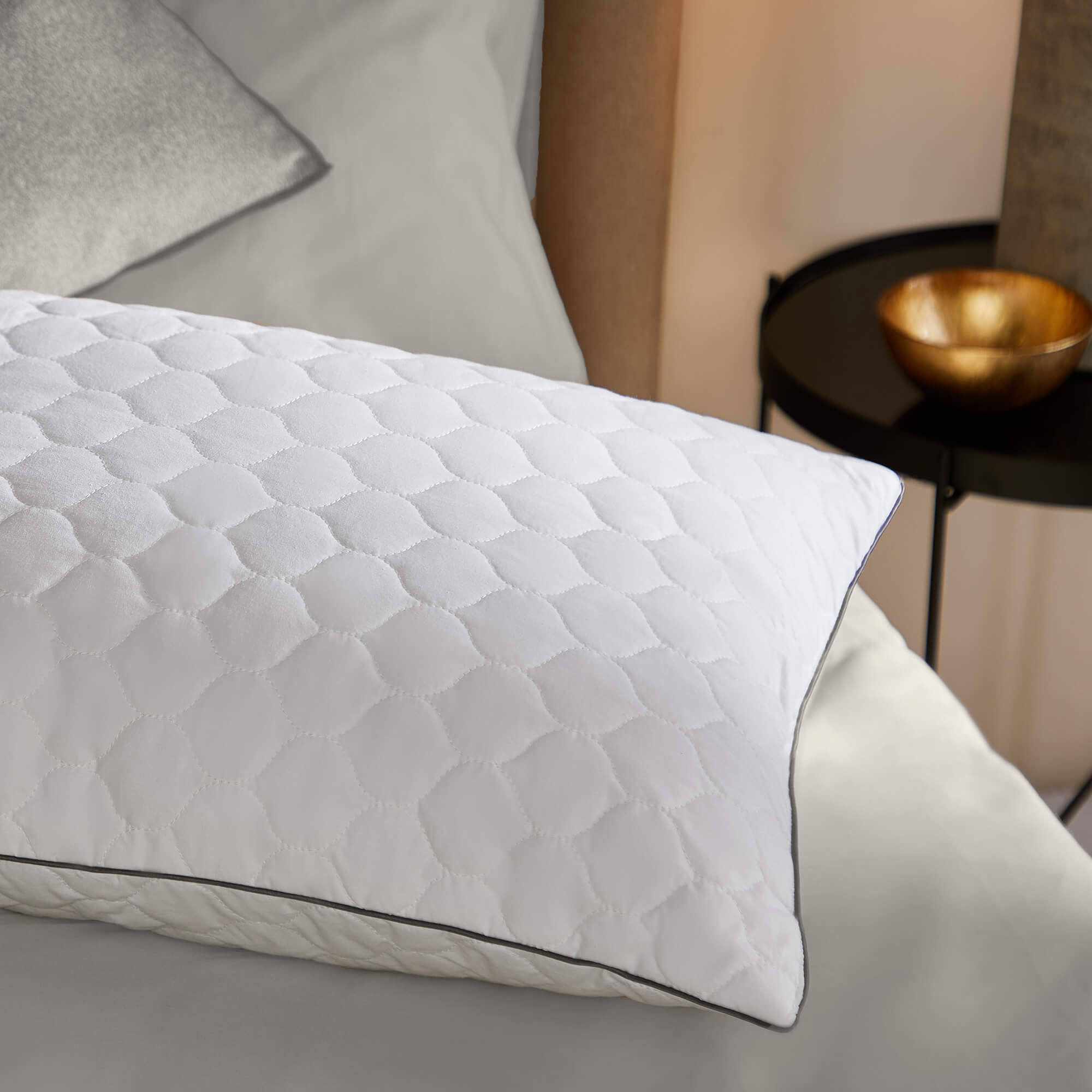 Sealy Deeply Full Pillow-image-551205GE
