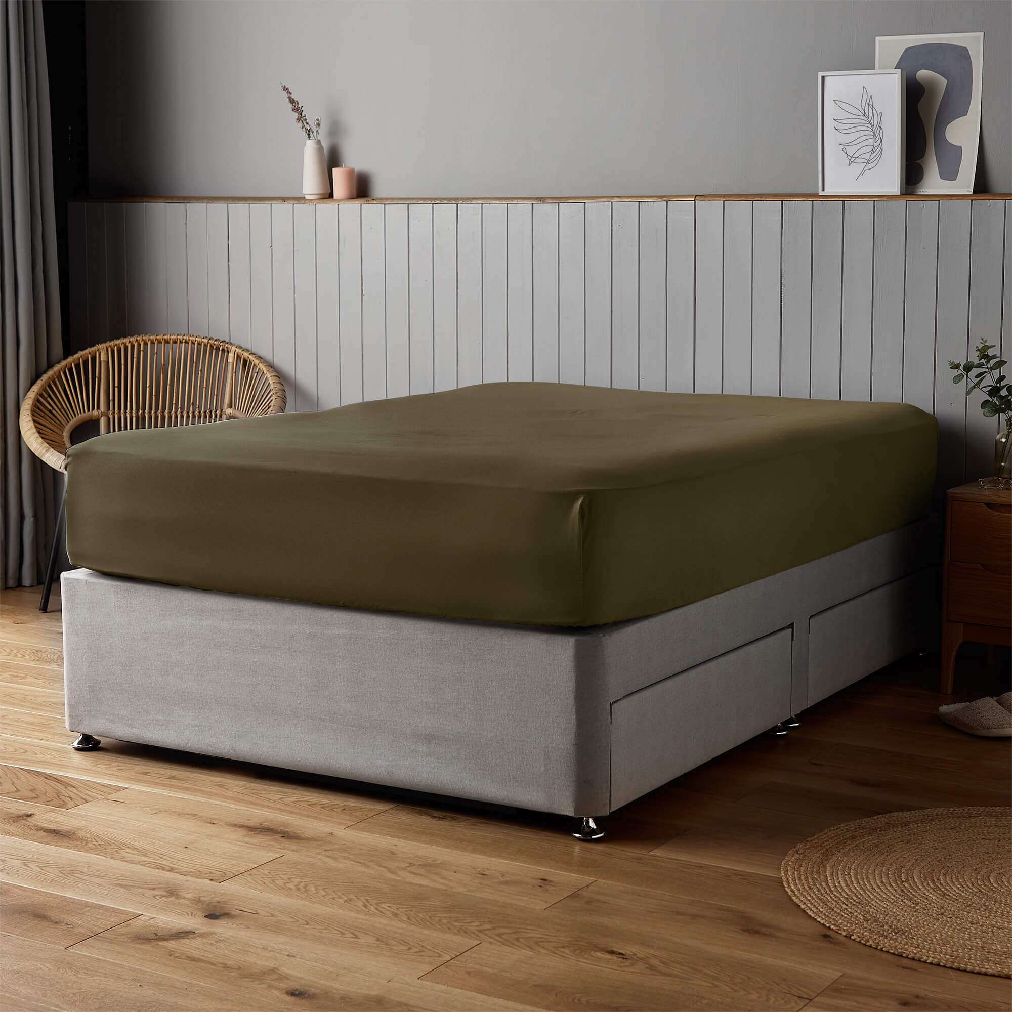 Silentnight Supersoft Olive Fitted Sheet-image-592413GE