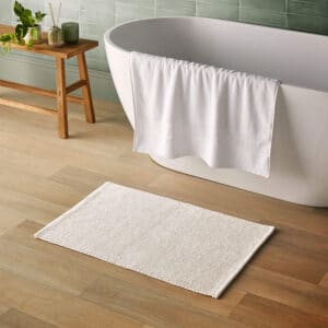 Silentnight Textured Knot Bathmat - White