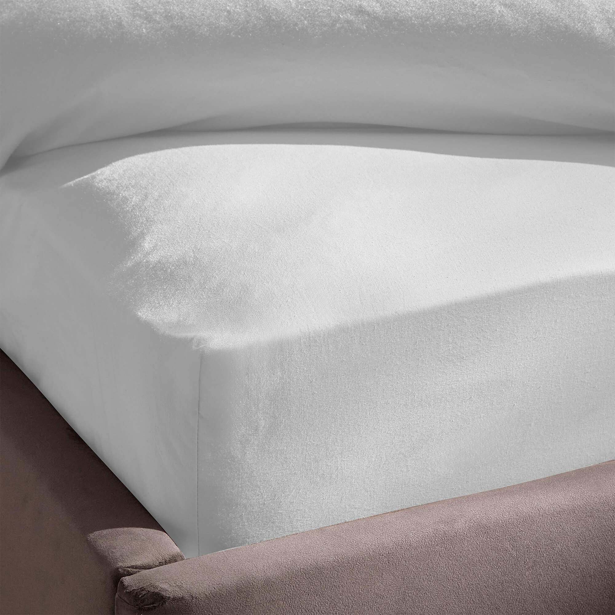 Silentnight Washed Cotton Rich Fitted Sheet - White-image-594479GE
