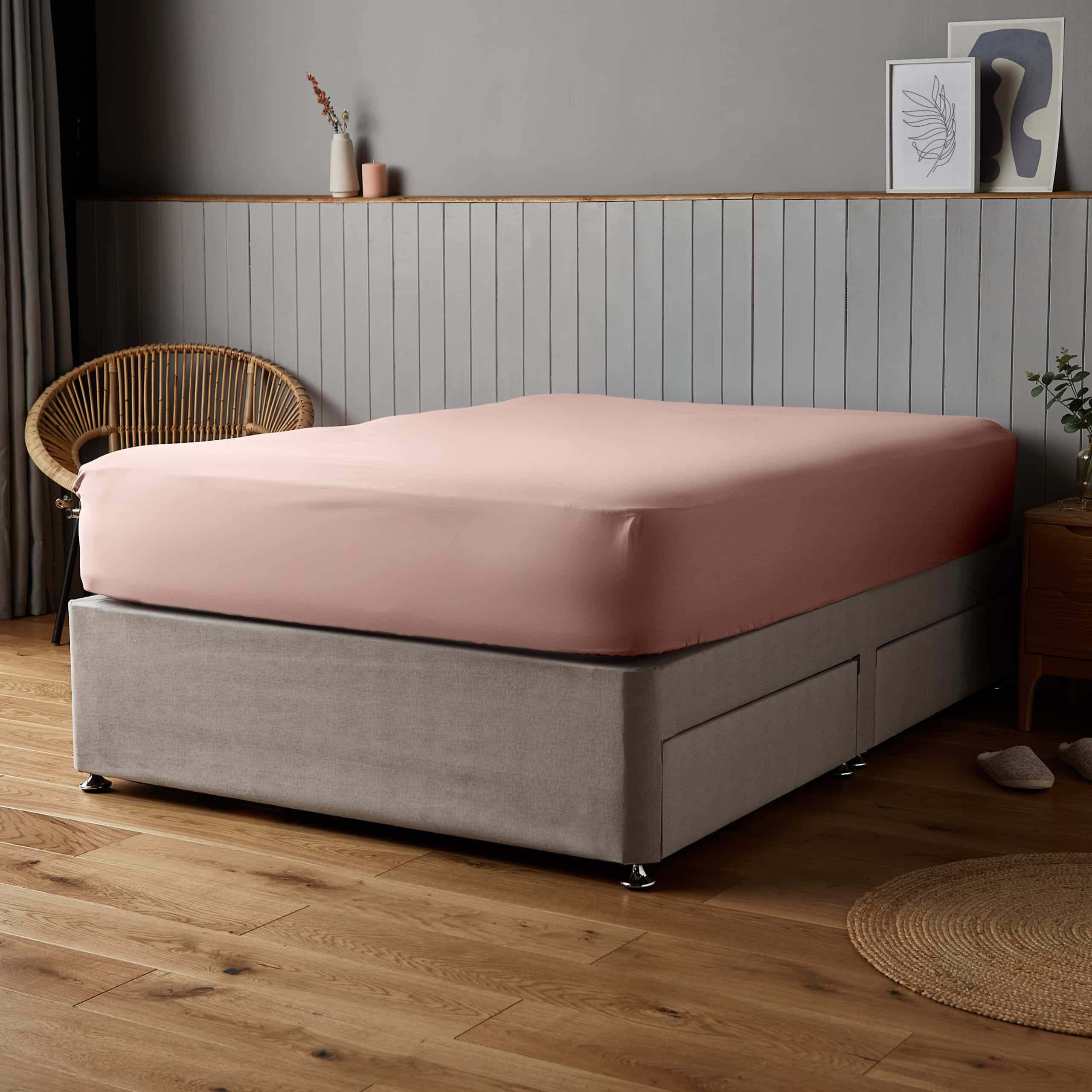 Silentnight Supersoft Blush Fitted Sheet-image-541541GE