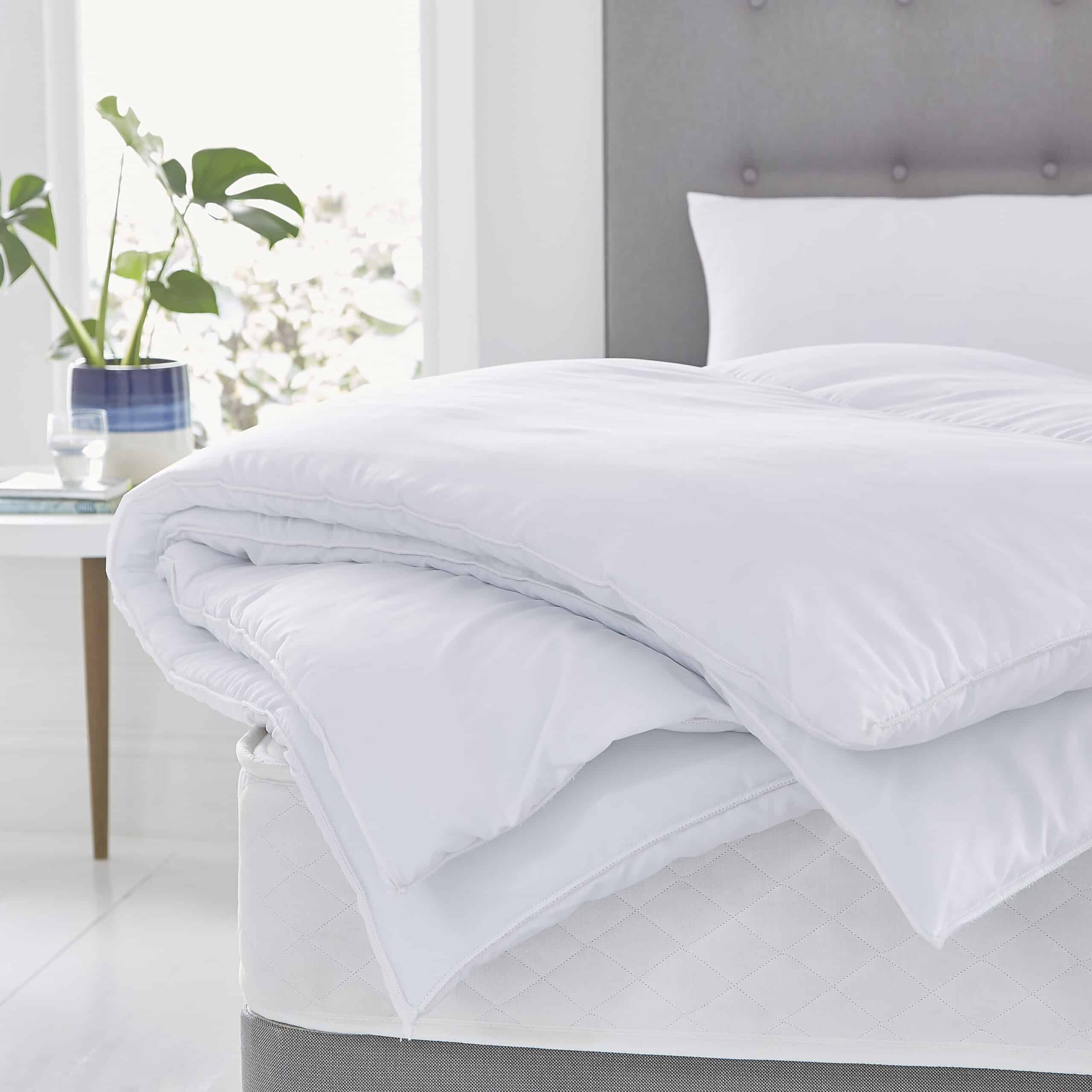 Silentnight Essentials Duvet - 4.5 Tog-image-441315GE