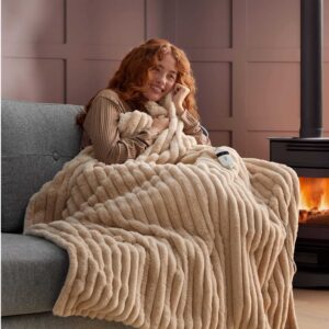 Silentnight Luxury Faux Fur Ribbed Heated Throw - Natural