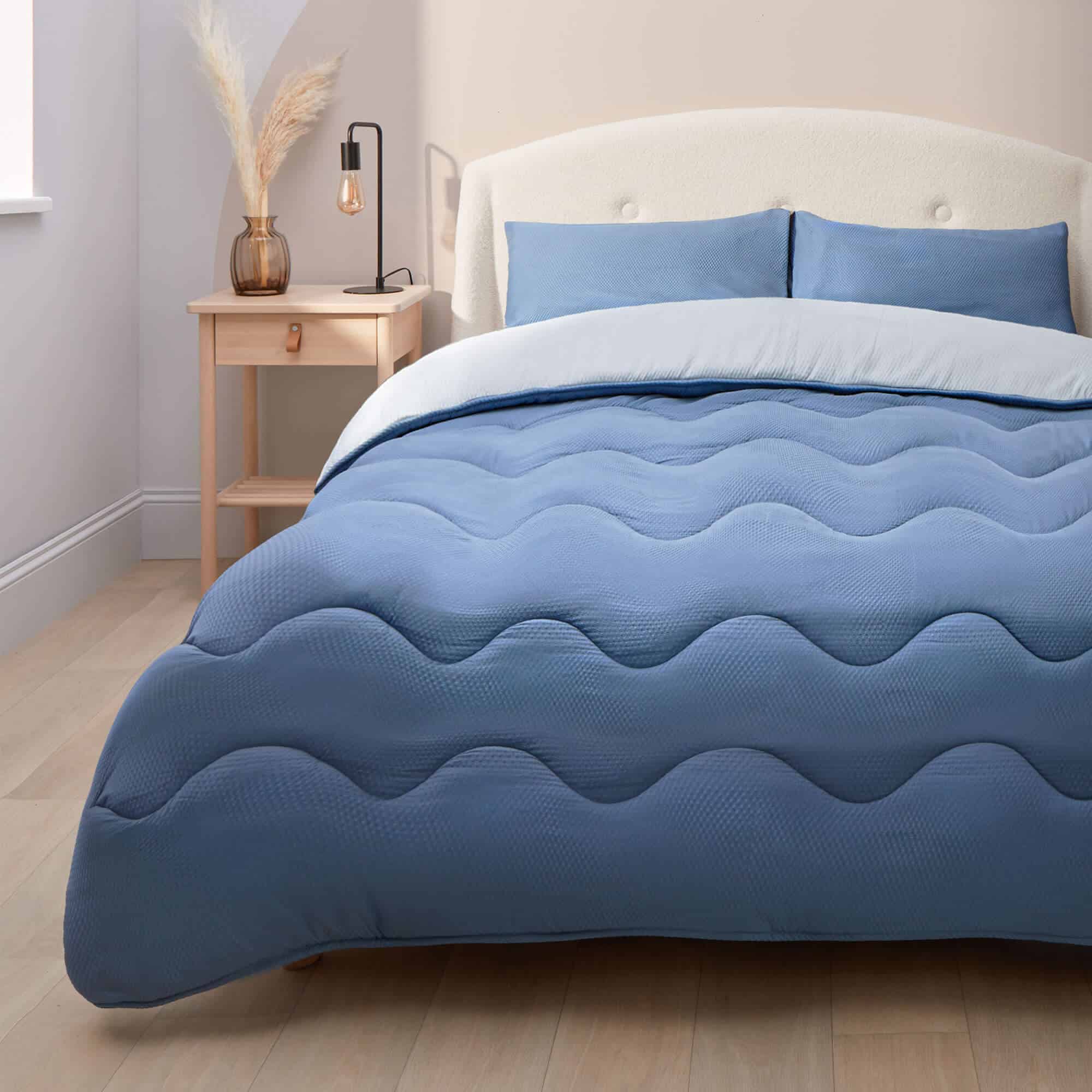 Silentnight Seersucker Coverless Duvet 10.5 Tog - Blue/Light Grey-image-585163GE