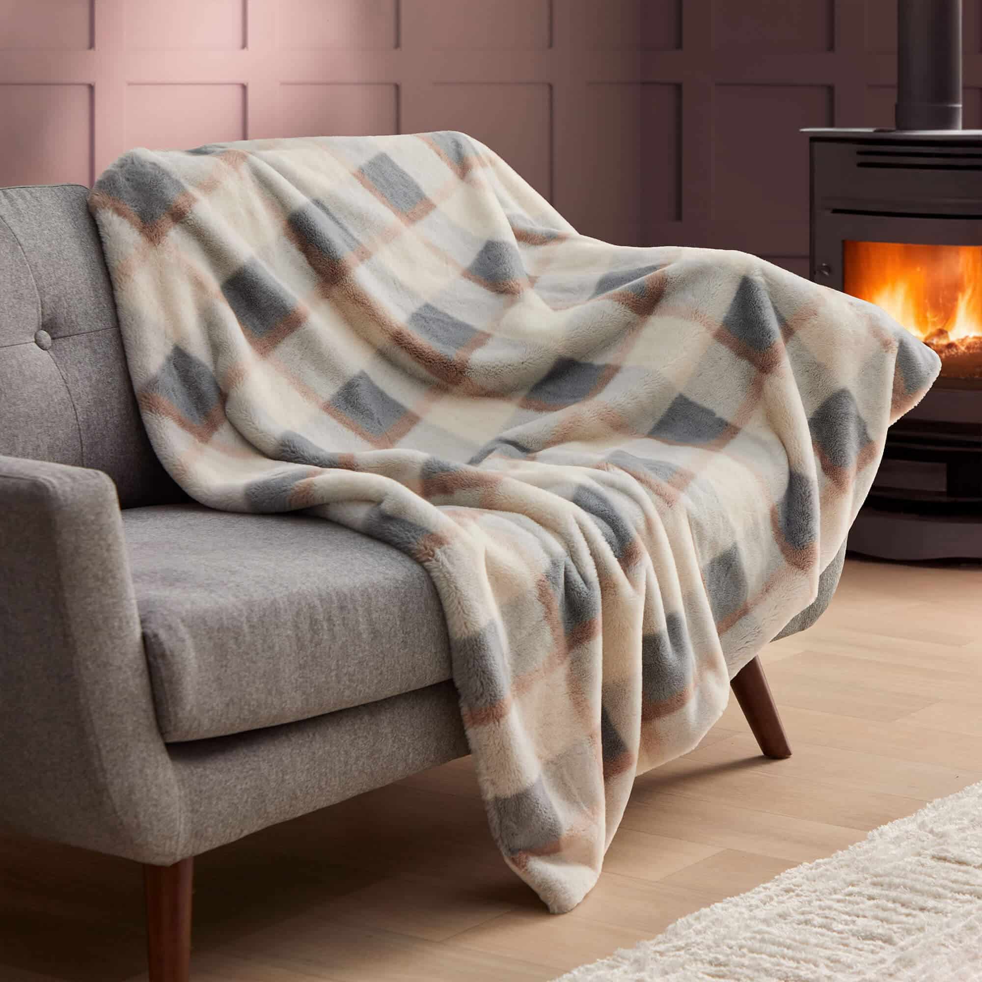 Silentnight Snugsie Faux Fur Checked Blanket-image-602167GE
