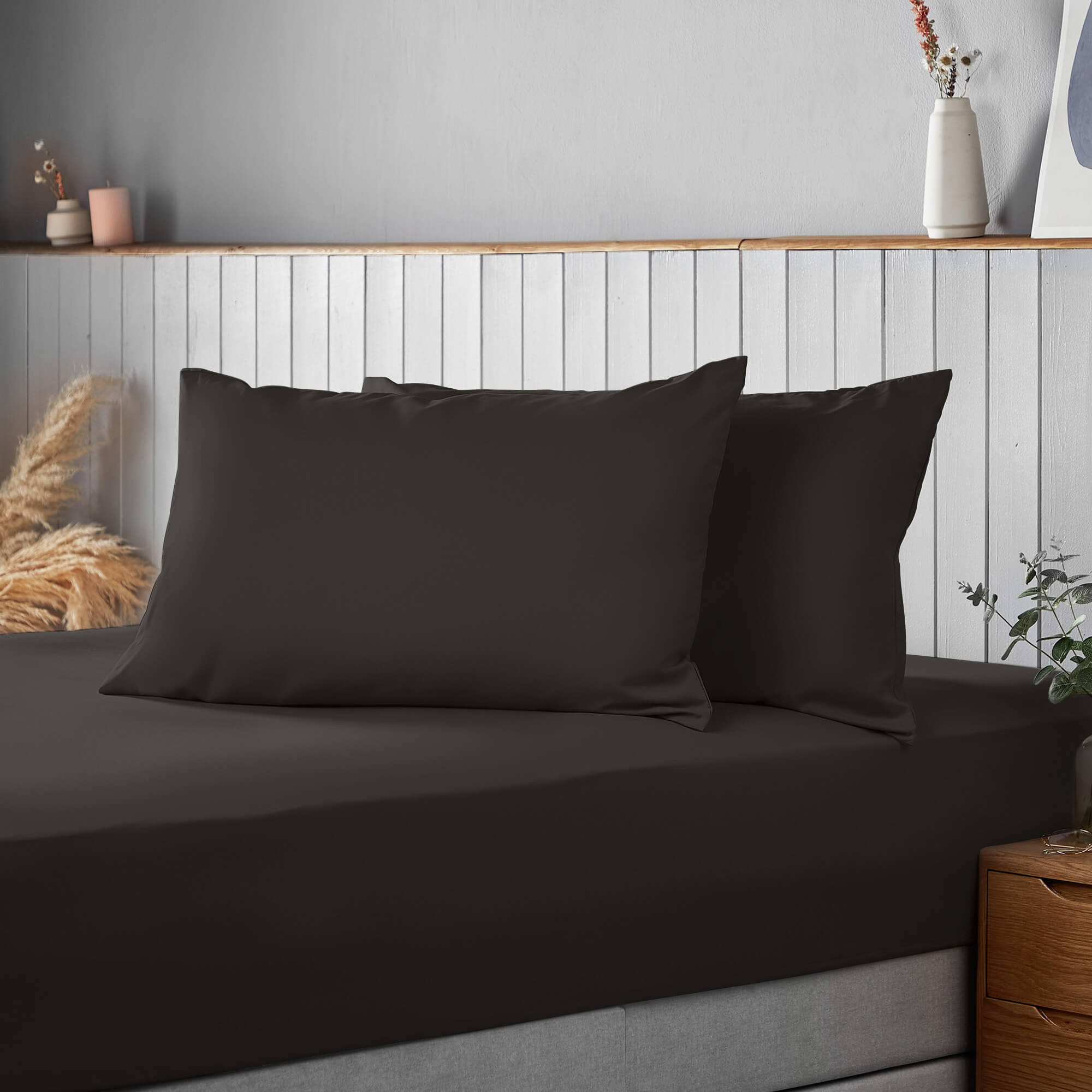 Silentnight Supersoft Black Pillowcase Pair-image-602303GE