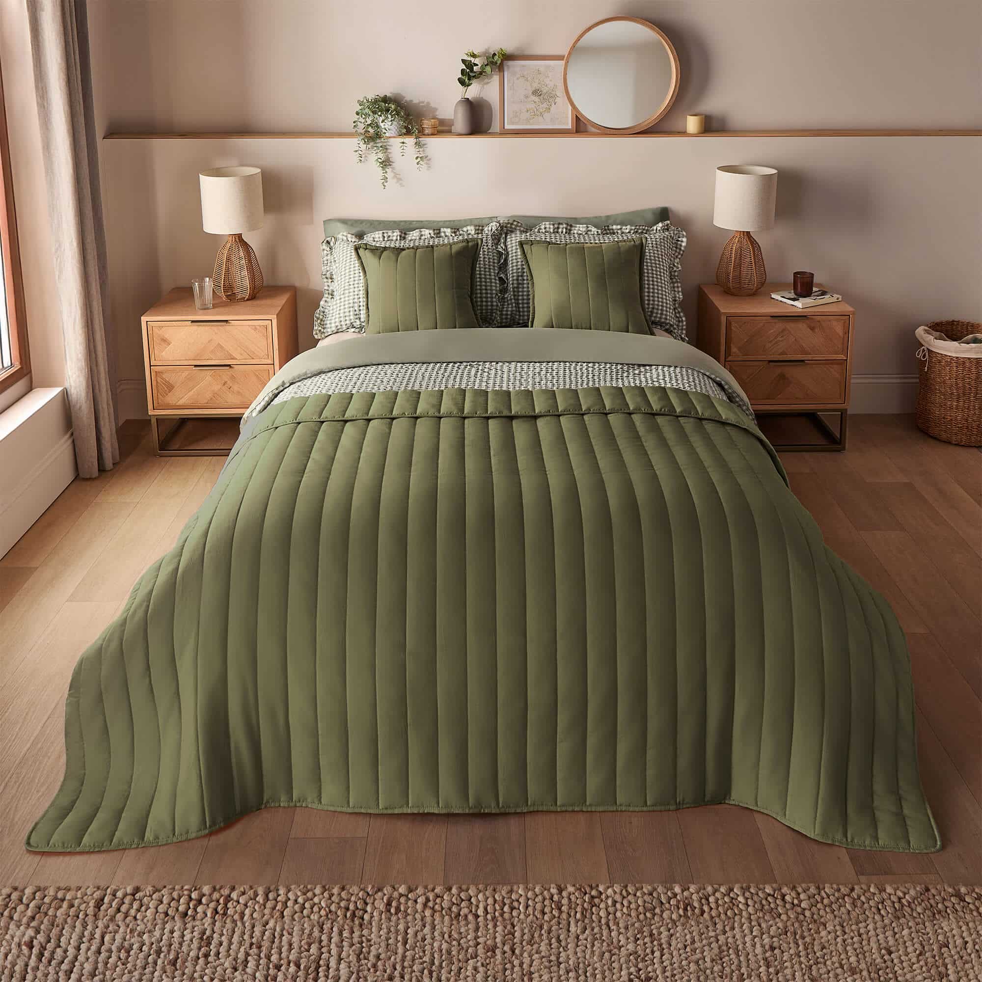 Silentnight Supersoft Quilted Bedspread - Green-image-593083GE