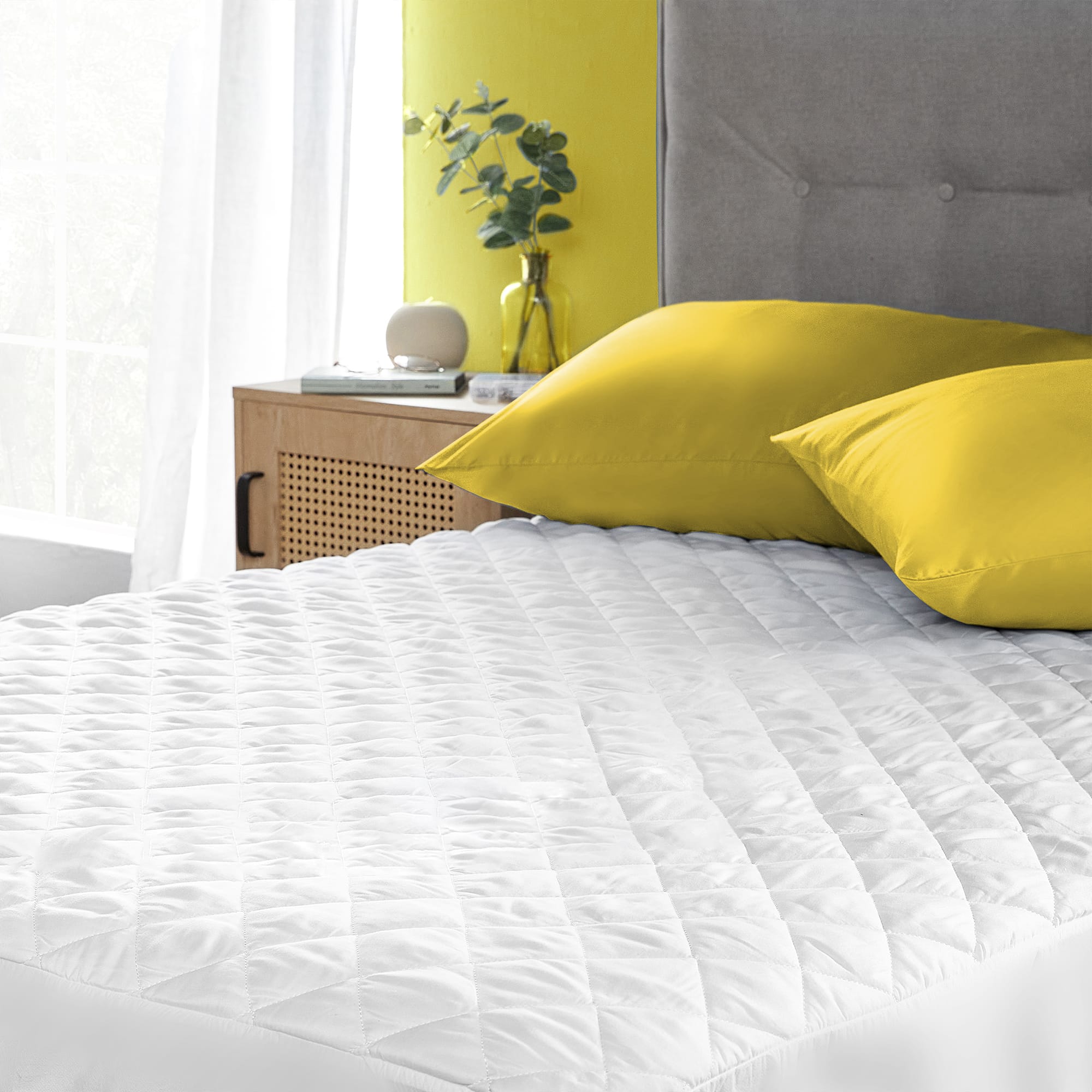 Snug Deeply Dreamy Mattress Protector-image-566155GE