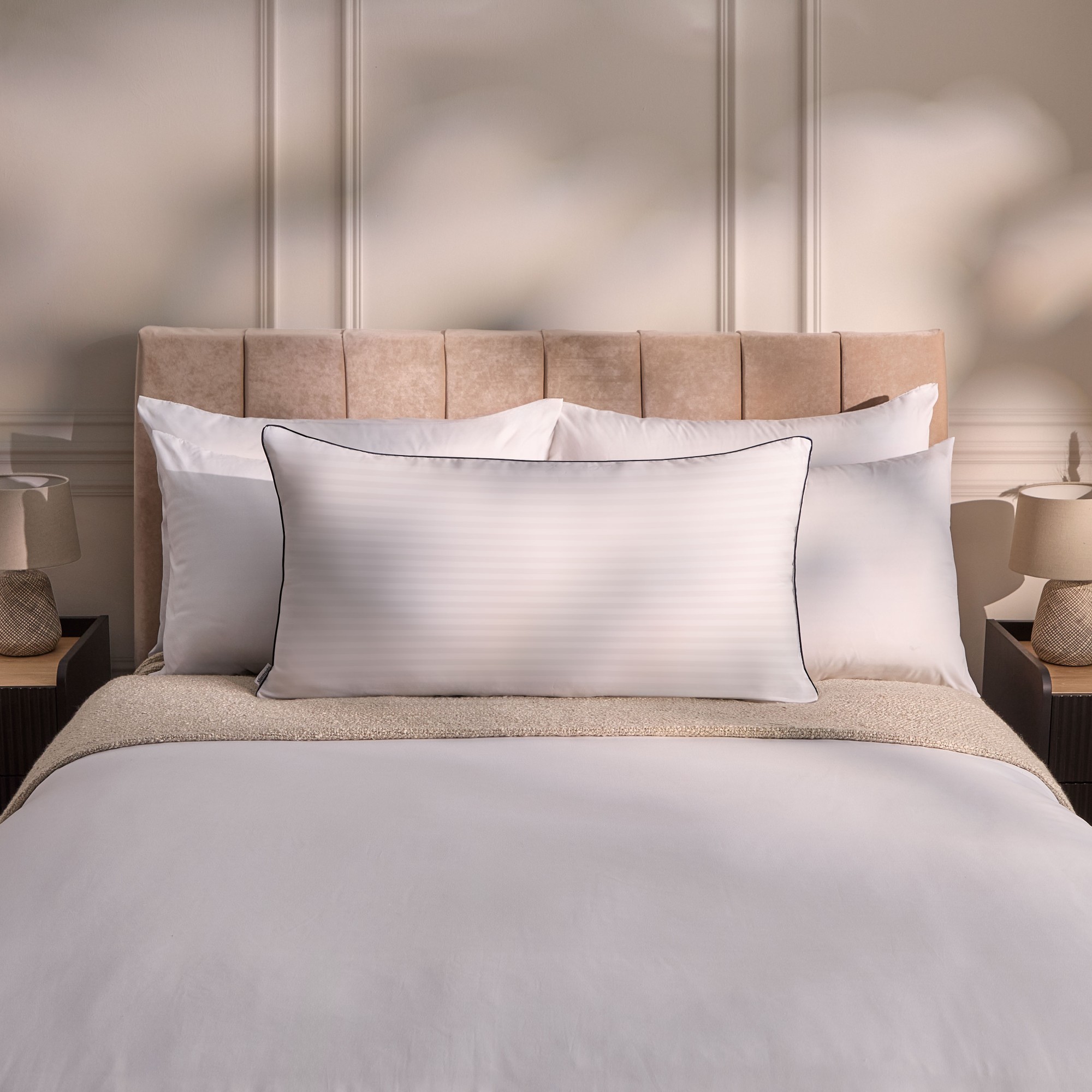 Silentnight Hotel Collection King Size Pillow-image-595841GE
